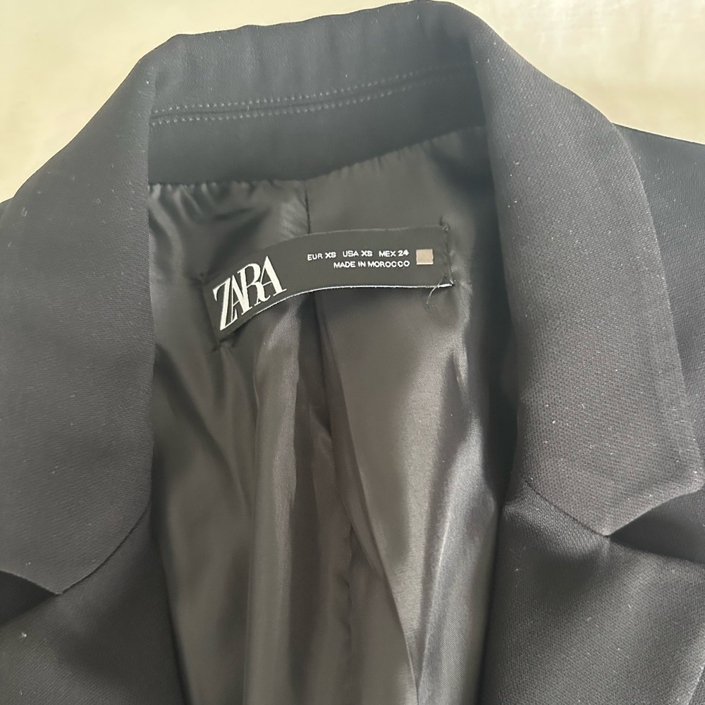 Zara Blazer - Picture 2 of 3